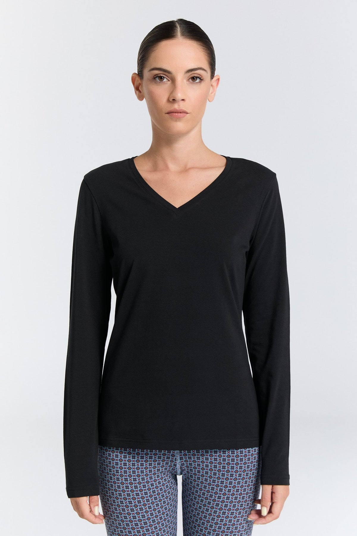 Women's V Neck Long Sleeve Top, Black — Leela Cotton, view 3