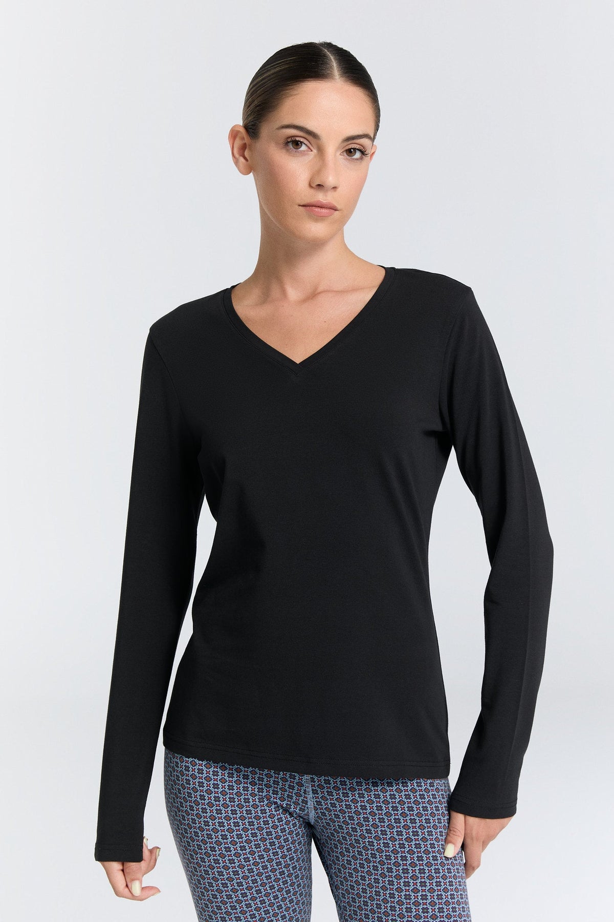 Women's V Neck Long Sleeve Top, Black — Leela Cotton
