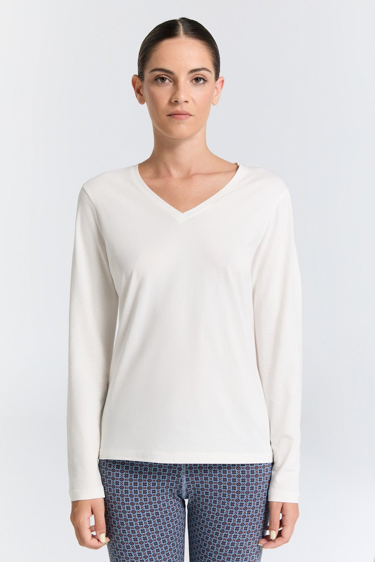 Women's V Neck Long Sleeve Top, Natural White — Leela Cotton, view 3