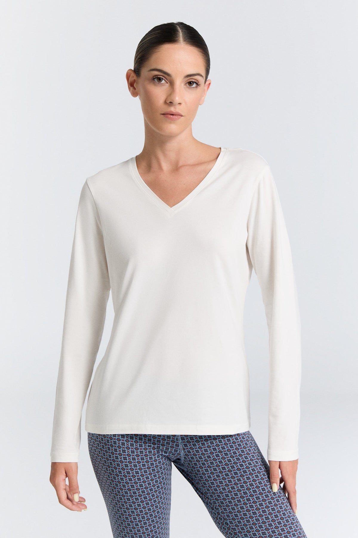 Women's V Neck Long Sleeve Top, Natural White — Leela Cotton