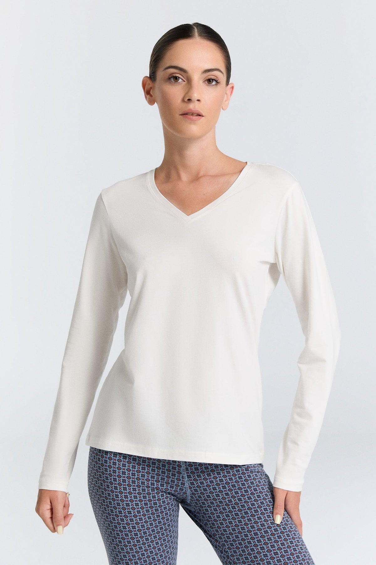 Women's V Neck Long Sleeve Top, Natural White — Leela Cotton, view 2