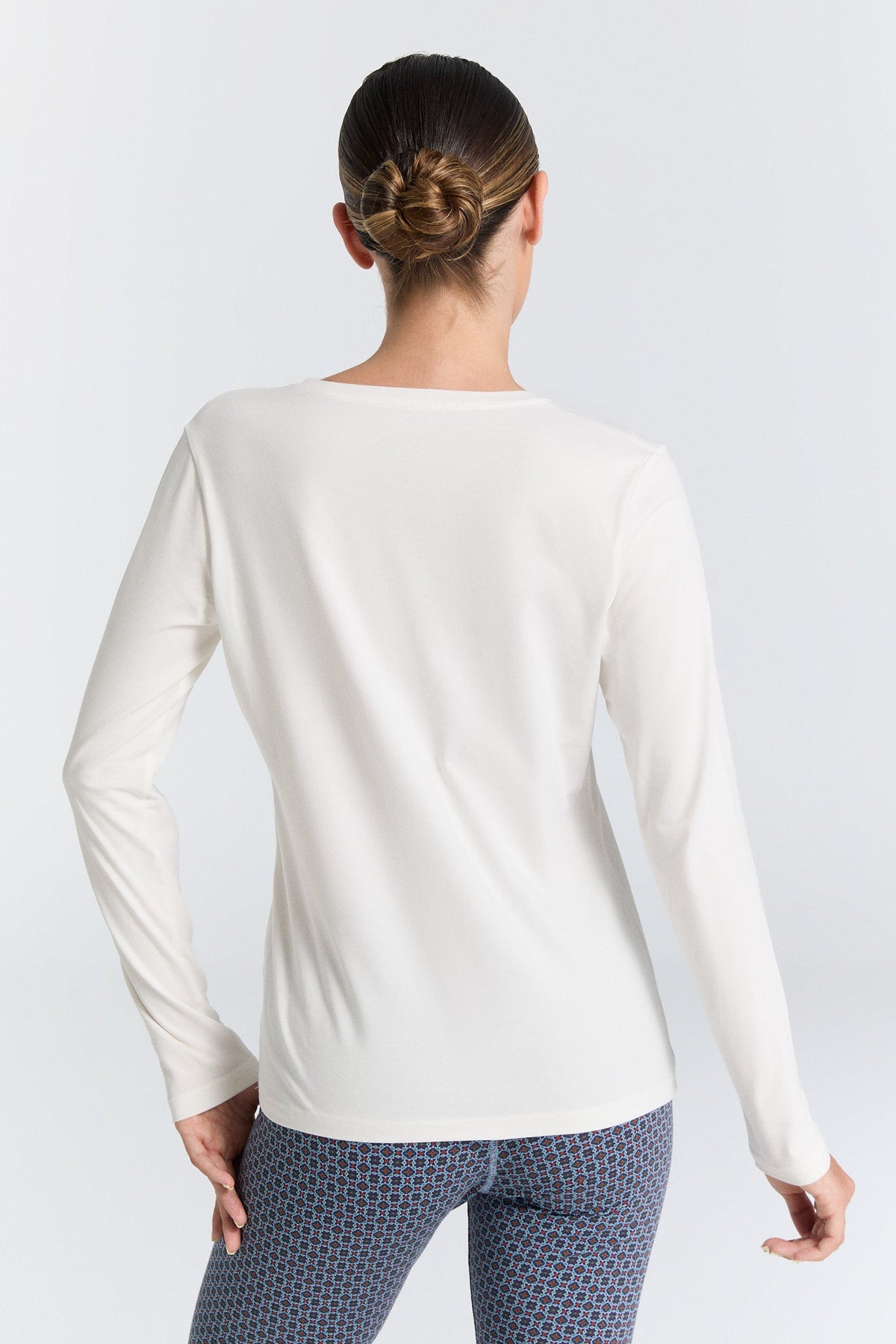 Women's V Neck Long Sleeve Top, Natural White — Leela Cotton, view 6