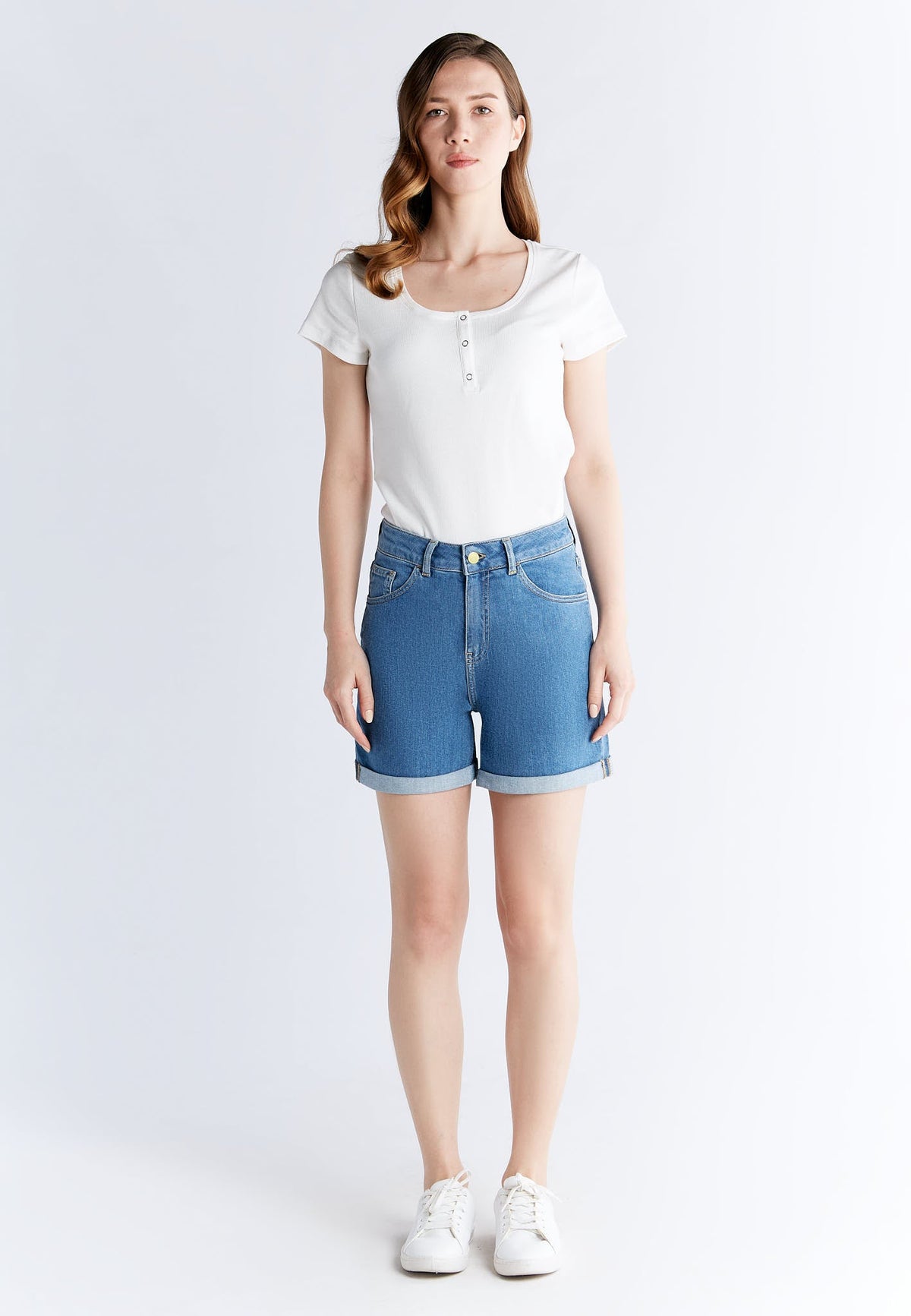 WN 3020-325 Women's Mom Shorts, Day Sky Blue — Evermind, view 4