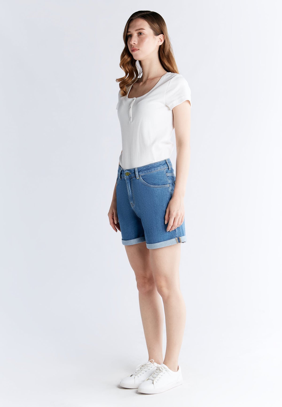 WN 3020-325 Women's Mom Shorts, Day Sky Blue — Evermind, view 5